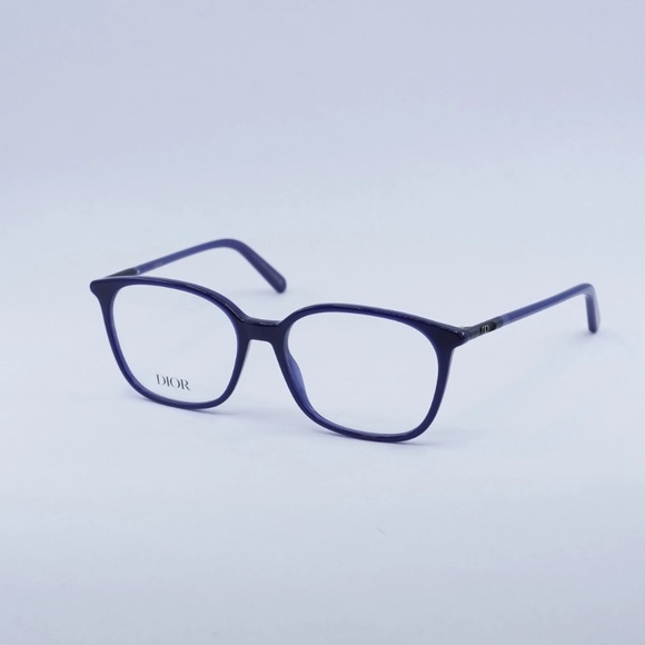 I bought it poshmark and it doesn't fit me - Picture 4 of 7